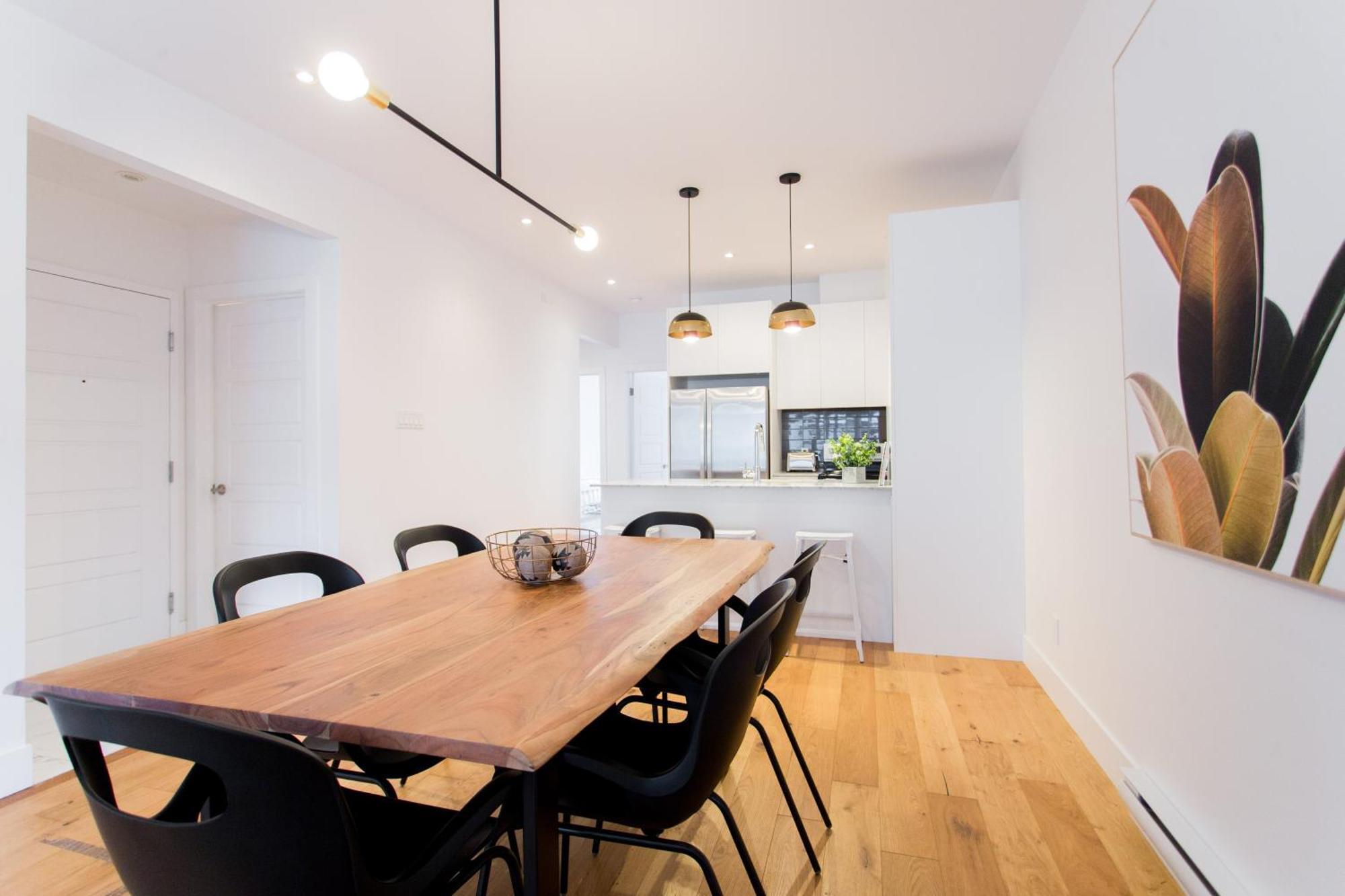 Hip, Stylish Apartment In Little Italy By Den Stays A Монреал Стая снимка