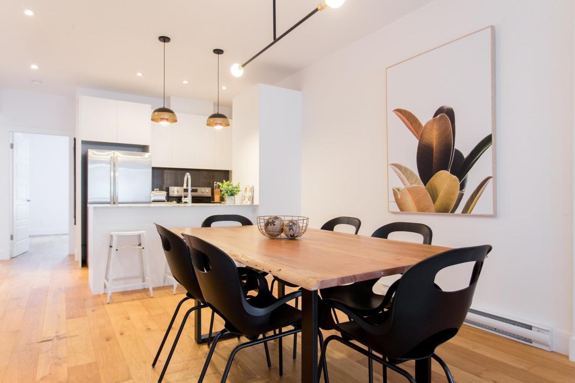 Hip, Stylish Apartment In Little Italy By Den Stays A Монреал Стая снимка